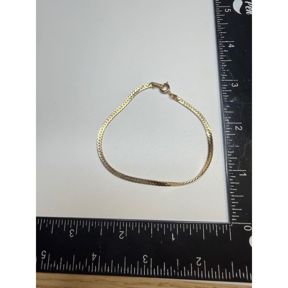 Gold Tone Herringbone Flat Chain Bracelet 7 Inch Spring Ring Clasp Classic